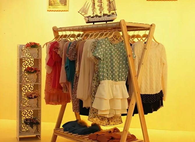 Вешалка для одежды своими руками - яркие и стильные идеи для дома. 85 фото самых простых проектов