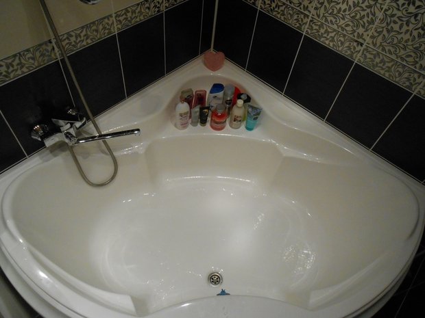 Как увеличить пространство в ванной за счет кладовой