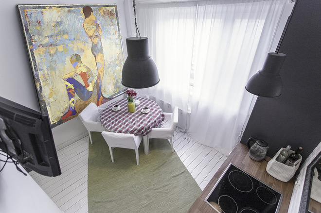 Квартира с картинами и скандинавскими акцентами