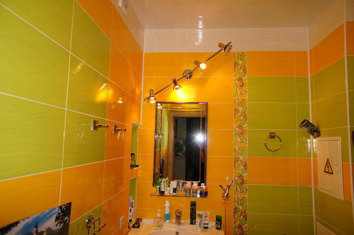 Желтая ванная: добавим в интерьер солнечного света