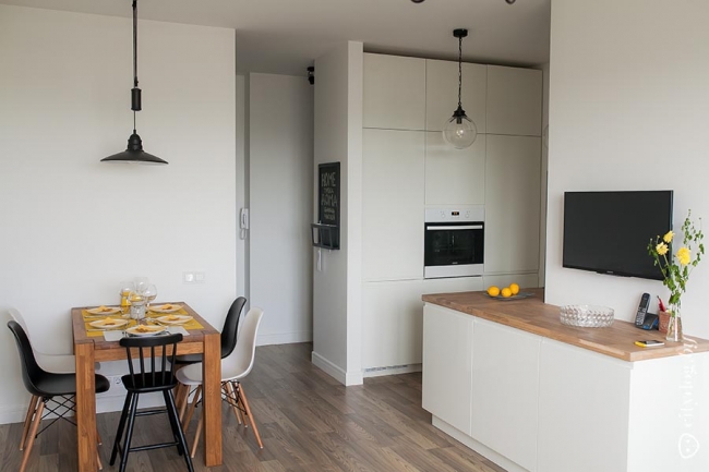 Скандинавский дизайн кухни-гостиной в однокомнатной квартире 45 кв.