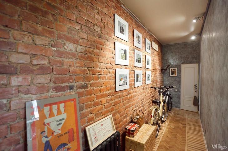 Квартира на Петроградской со сменными выставками картин и фотографий на стенах