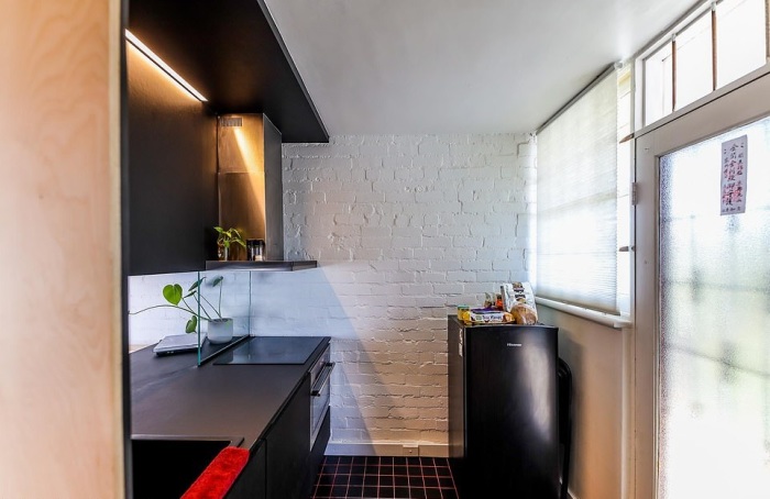 Как молодой архитектор превратил ветхую квартиру площадью 28 кв. м в стильную студию