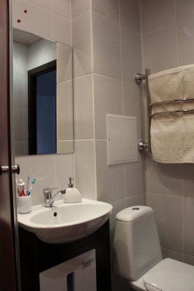 Ванная комната: аккуратный и простой дизайн площадью 2,9 м2.