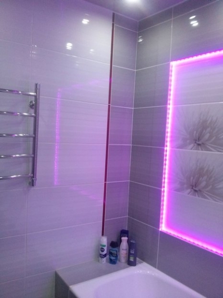 Ванная комната: ремонт с использованием светодиодной панели освещения мужем-плиточником